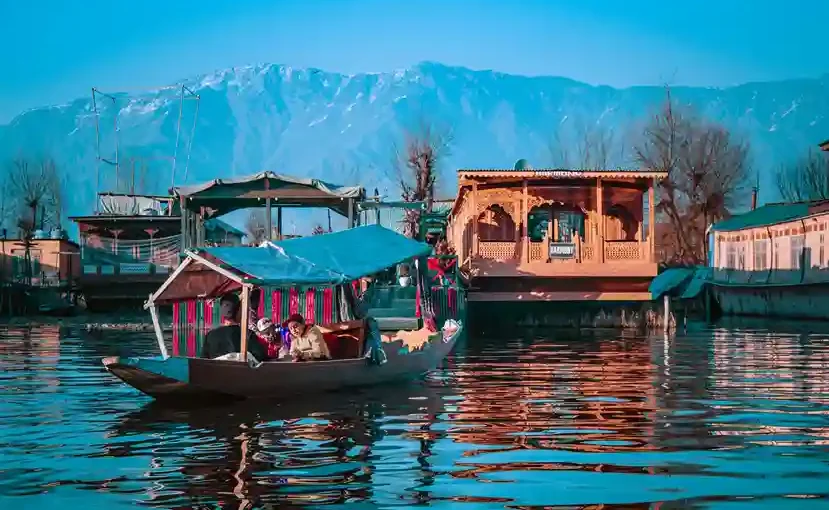 Majestic Kashmir: 7 Days of Scenic Beauty and Houseboat Luxury